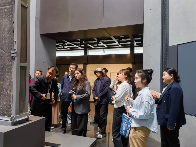 中纪委廉洁文化采访组调研西安碑林廉政教育基地(图1) 中纪委廉洁文化采访组调研西安碑林廉政教育基地_缩略图1.jpg