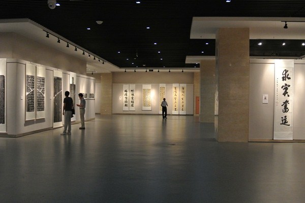 西安碑林“面碑”展览走进河南信阳博物馆(图1)